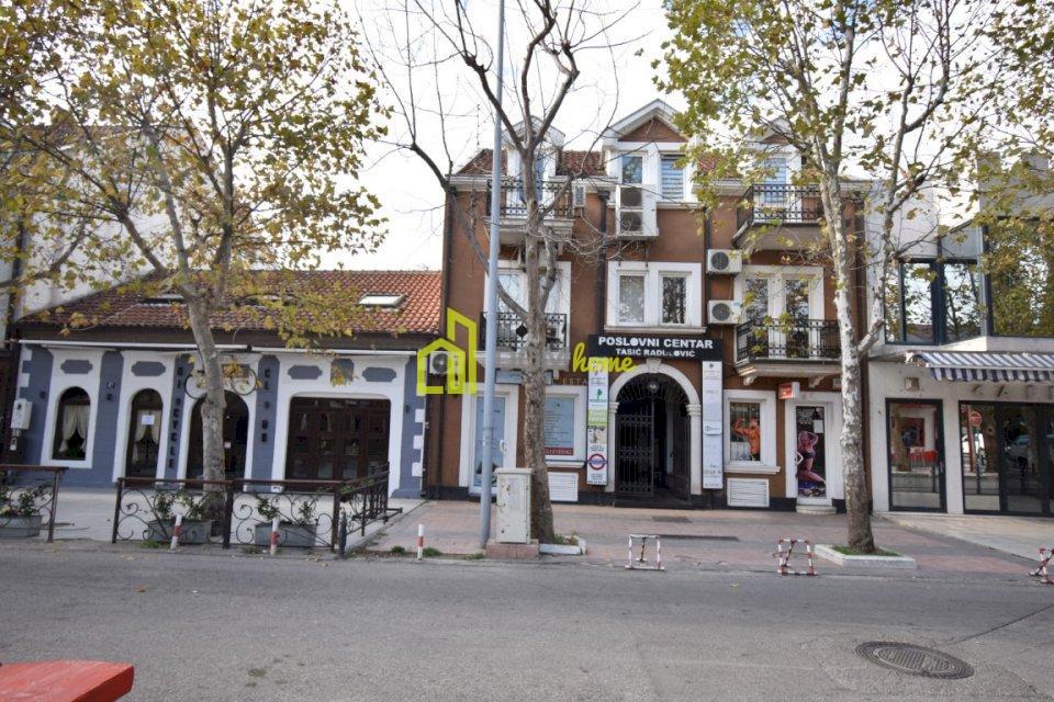 Poslovni prostor  30m2, Centar